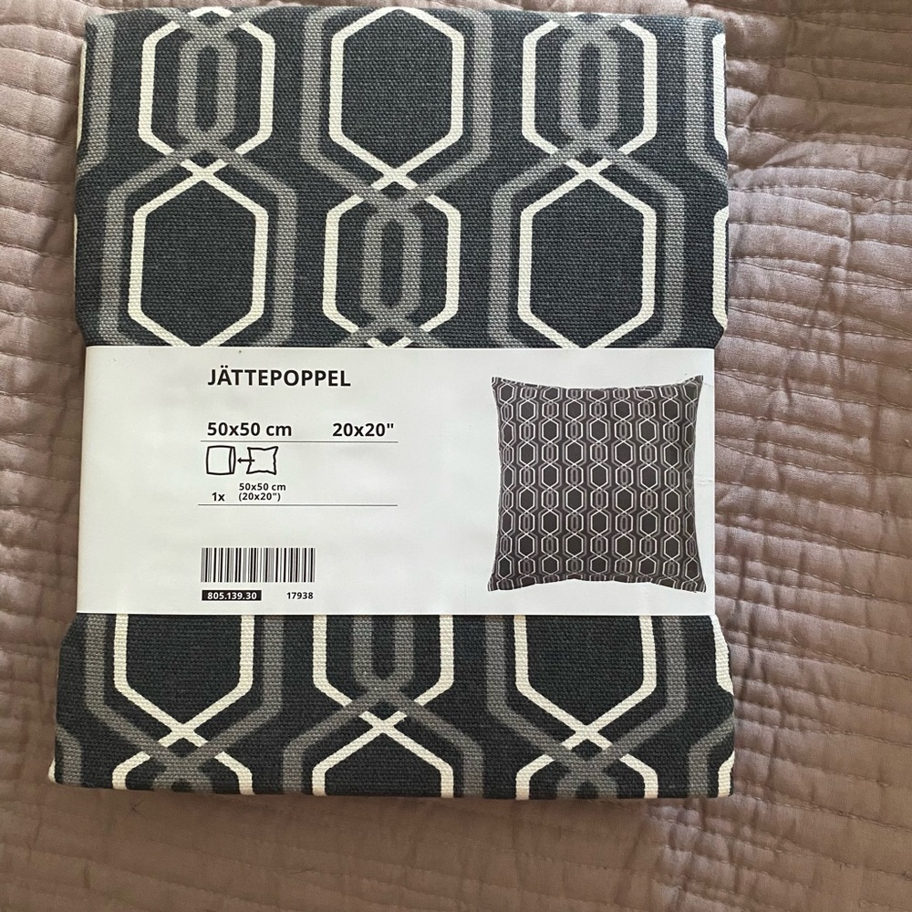 NWT - 2 IKEA JATTEPOPPEL CUSHION COVERS SIZE 20" X 20" OR 50 X 50 CM